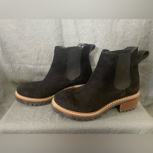 Chic Black Ankle Booties with Sturdy Sole
